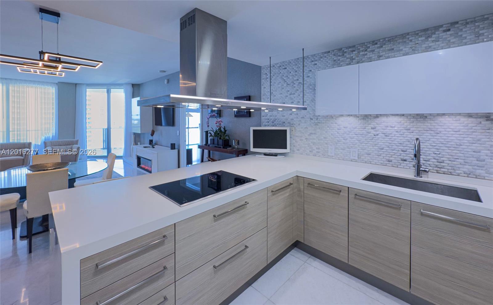 17111 Biscayne Blvd #1705, North Miami Beach FL 33160