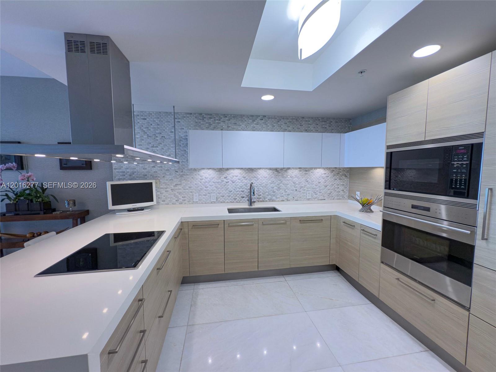 17111 Biscayne Blvd #1705, North Miami Beach FL 33160