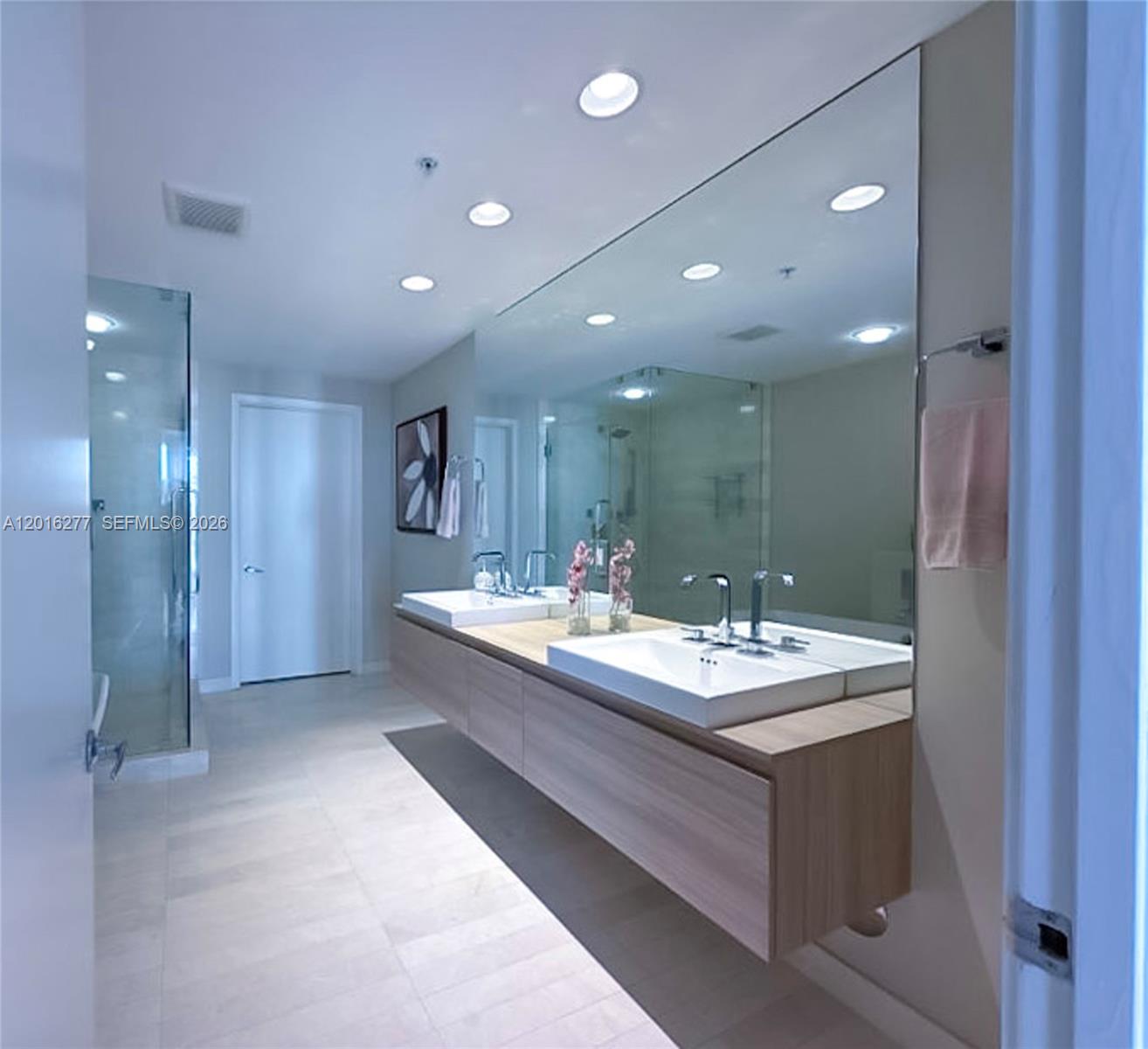 17111 Biscayne Blvd #1705, North Miami Beach FL 33160