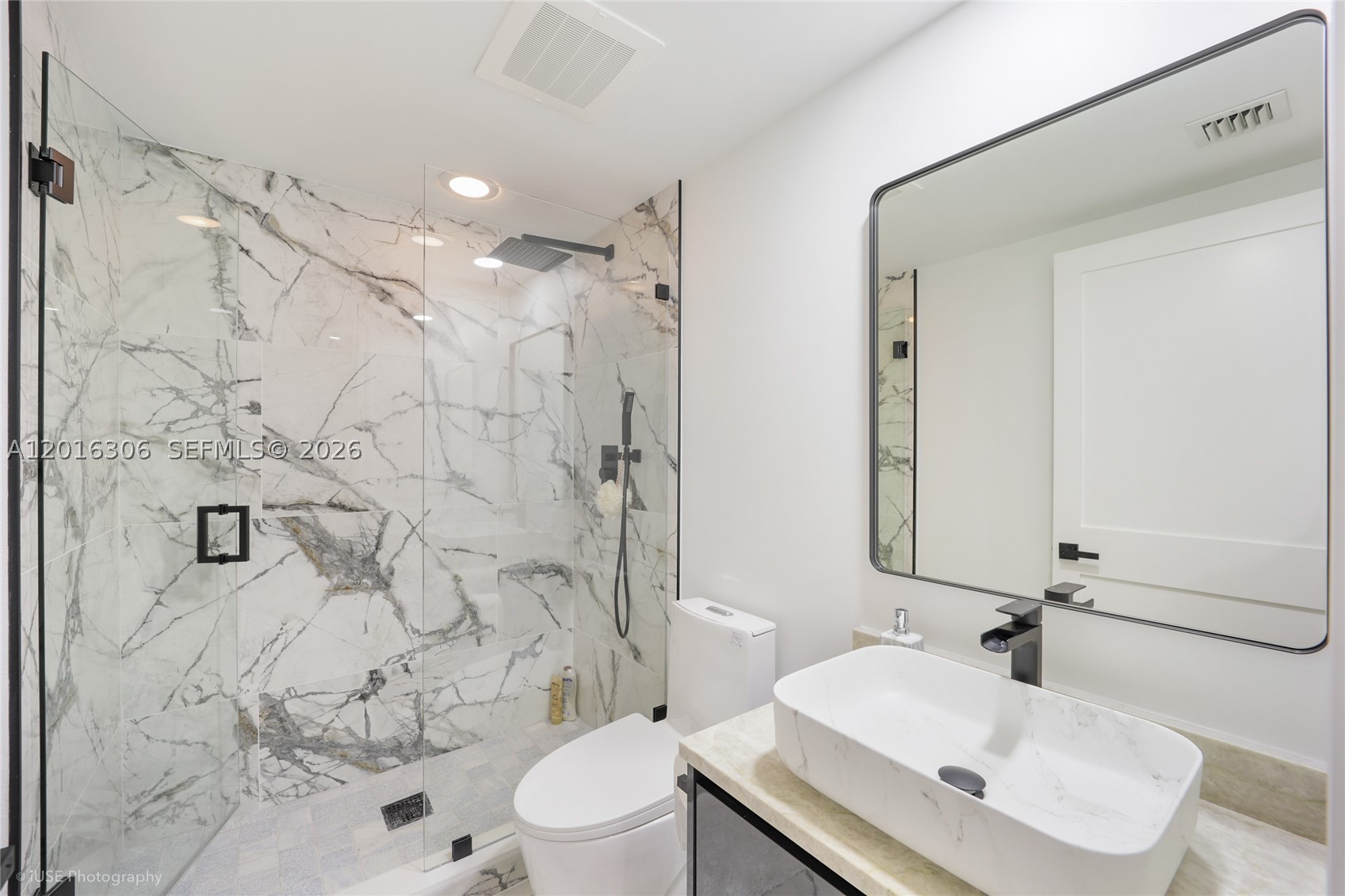 31 SE 6th St #2207, Miami FL 33131