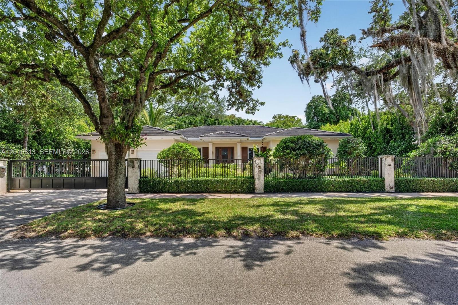 442 Amalfi Ave, Coral Gables FL 33146