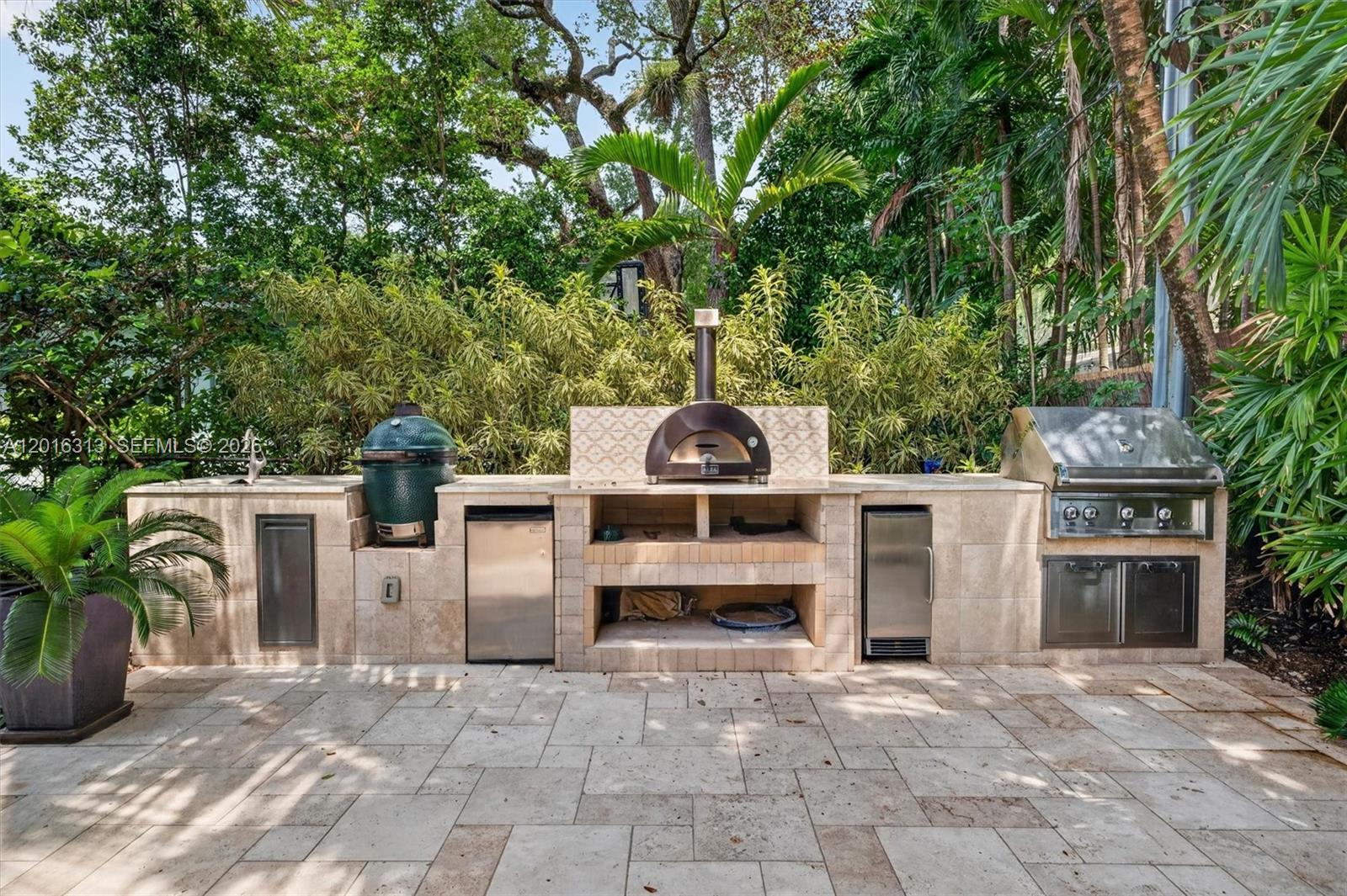 442 Amalfi Ave, Coral Gables FL 33146