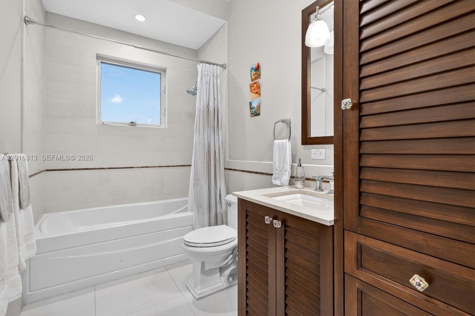 442 Amalfi Ave, Coral Gables FL 33146