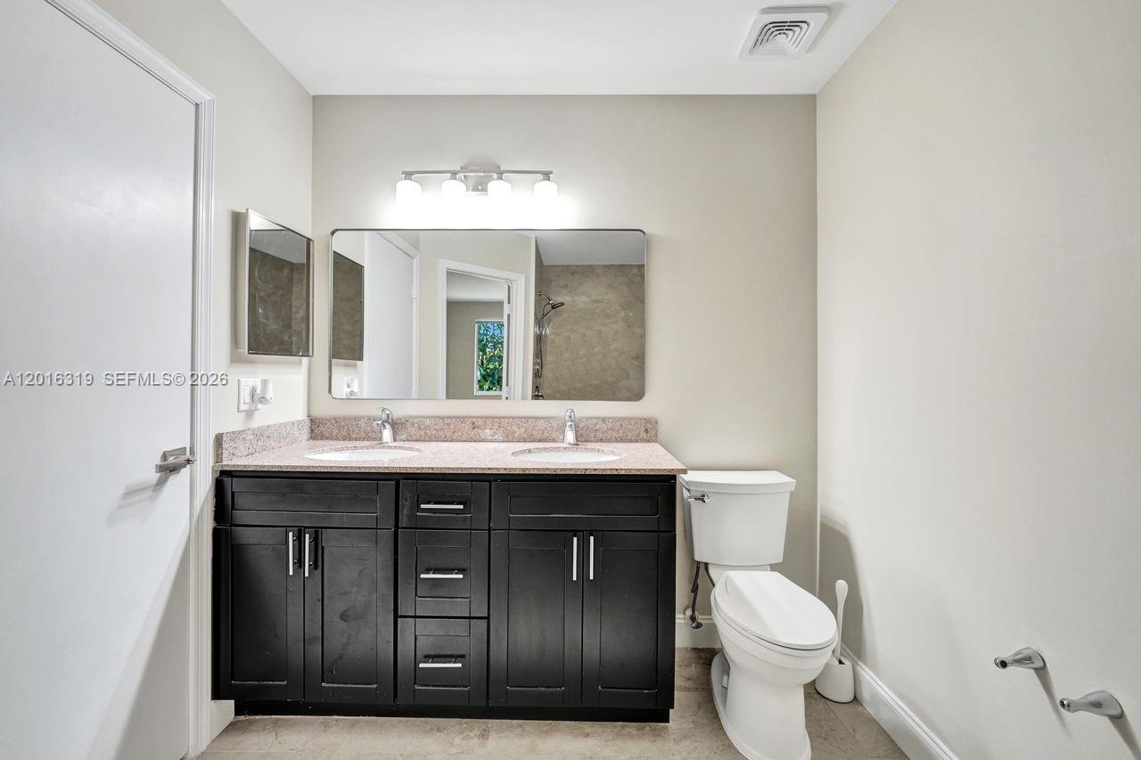 43 Simonton Cir, Weston FL 33326
