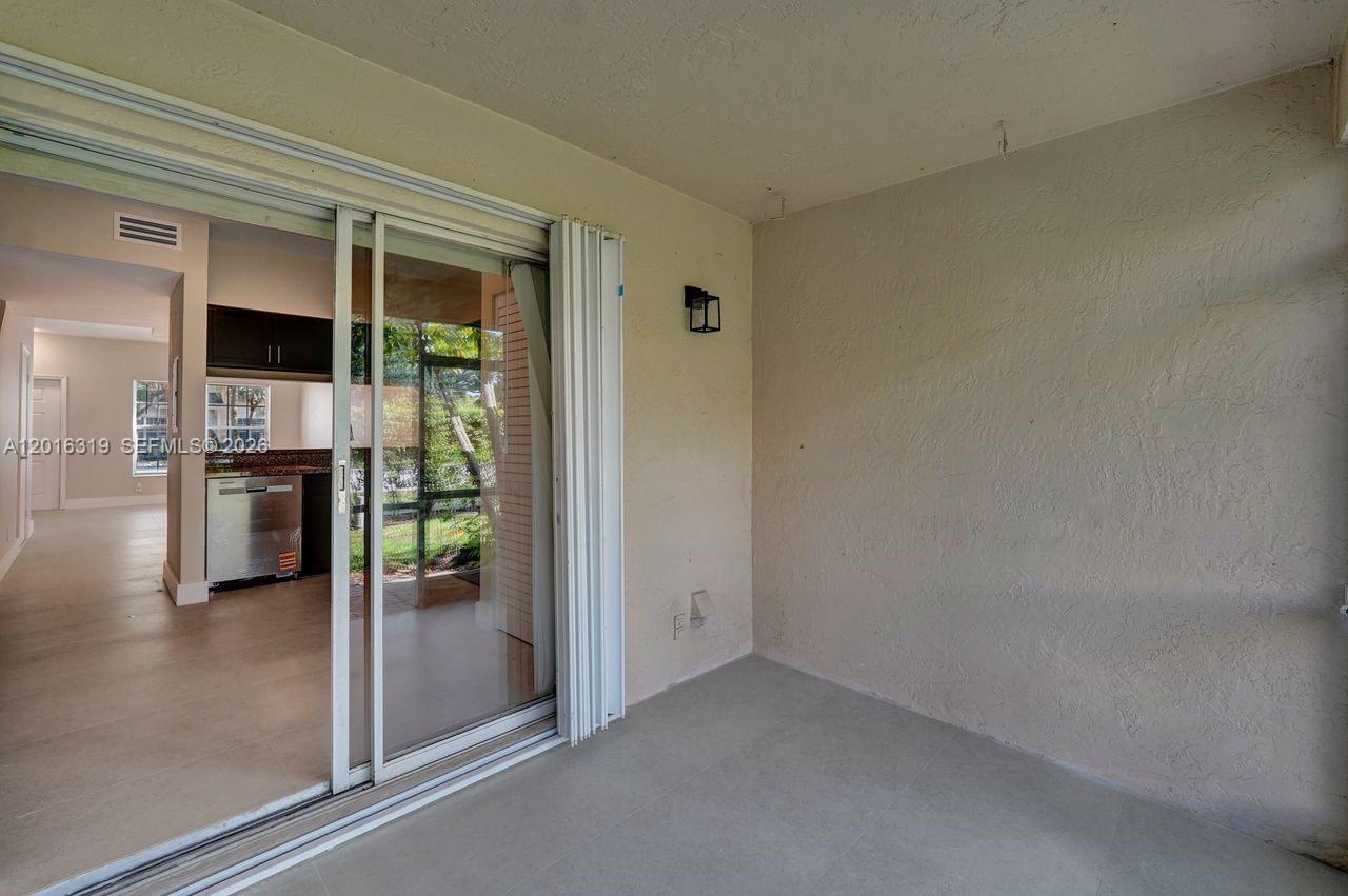 43 Simonton Cir, Weston FL 33326