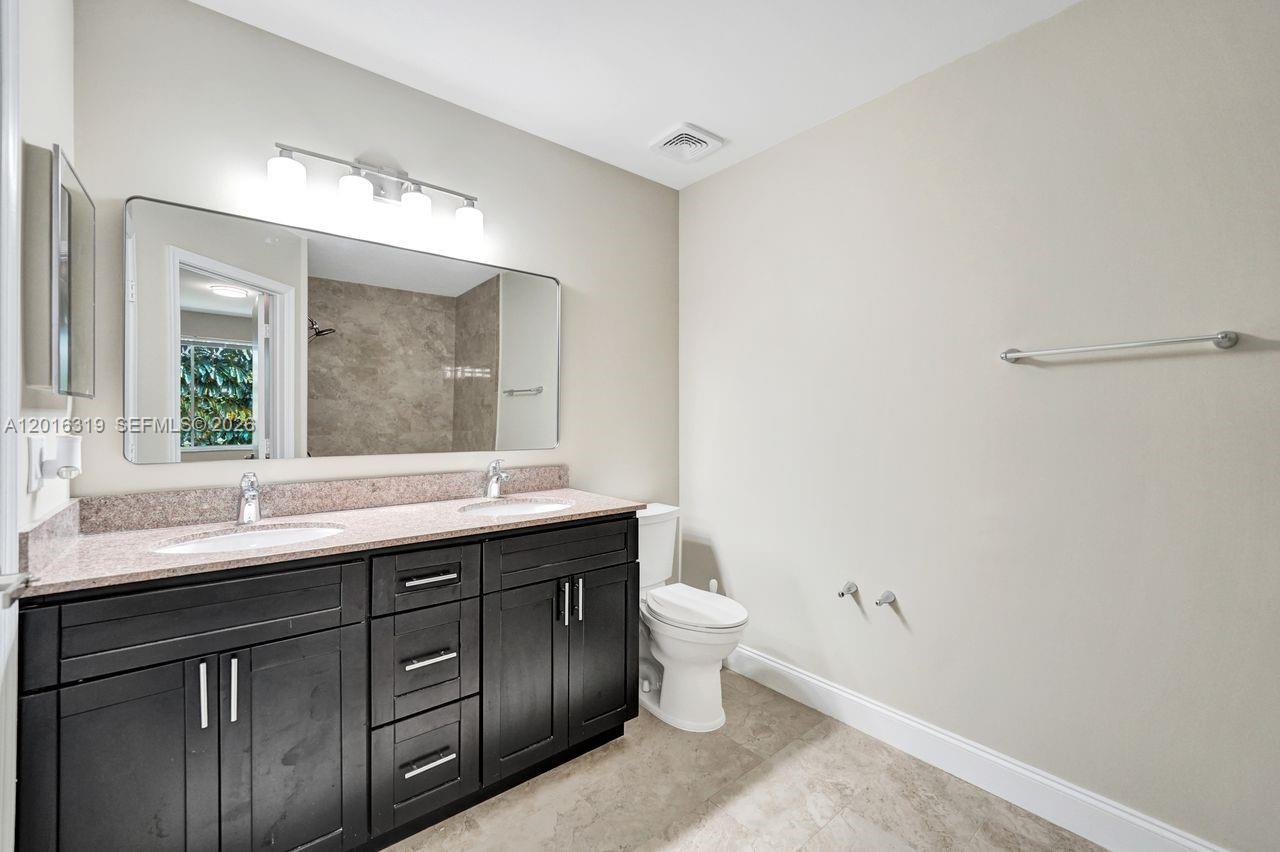 43 Simonton Cir, Weston FL 33326