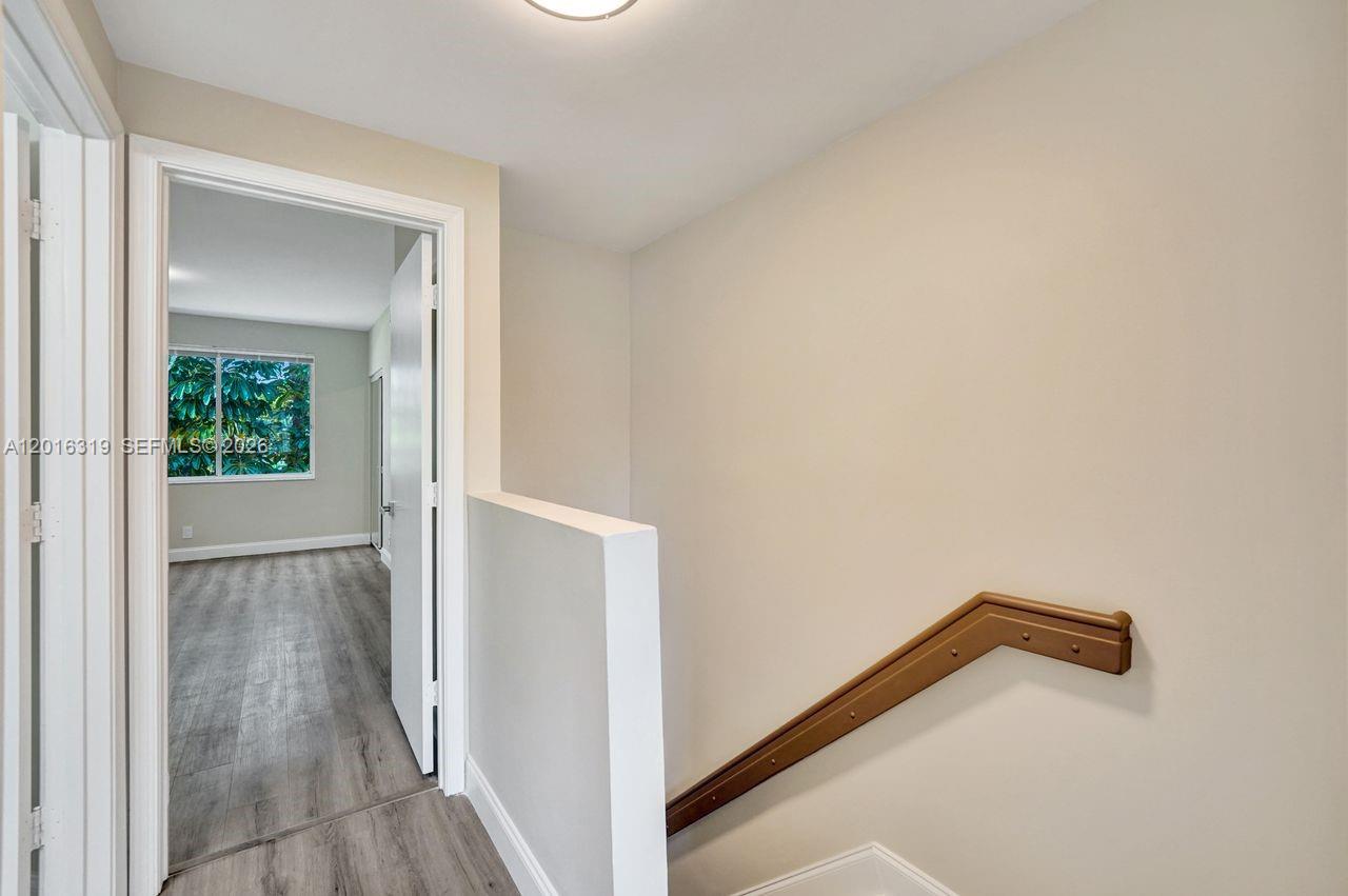 43 Simonton Cir, Weston FL 33326
