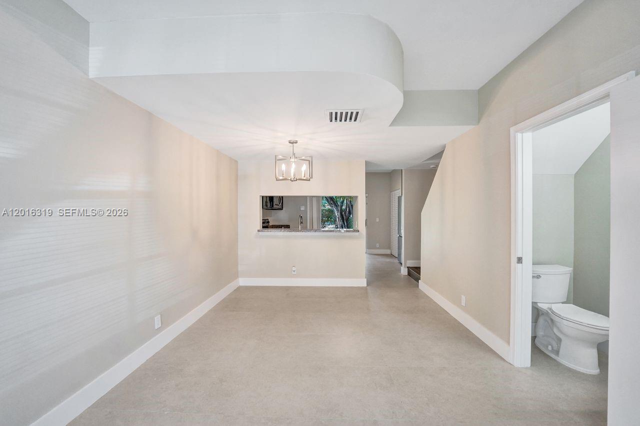 43 Simonton Cir, Weston FL 33326