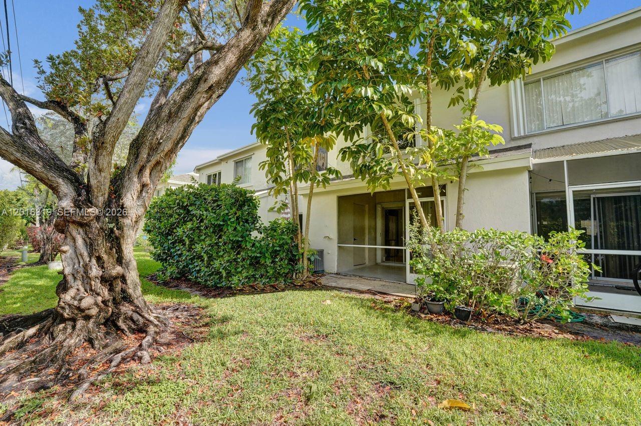 43 Simonton Cir, Weston FL 33326