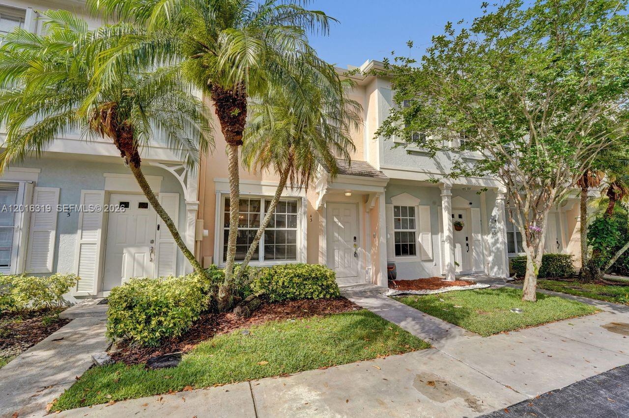 43 Simonton Cir, Weston FL 33326