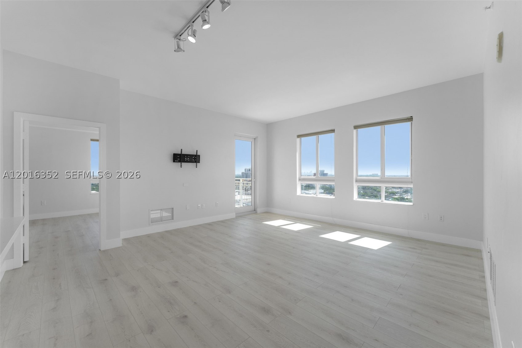 7350 SW 89th St #2202S, Miami FL 33156