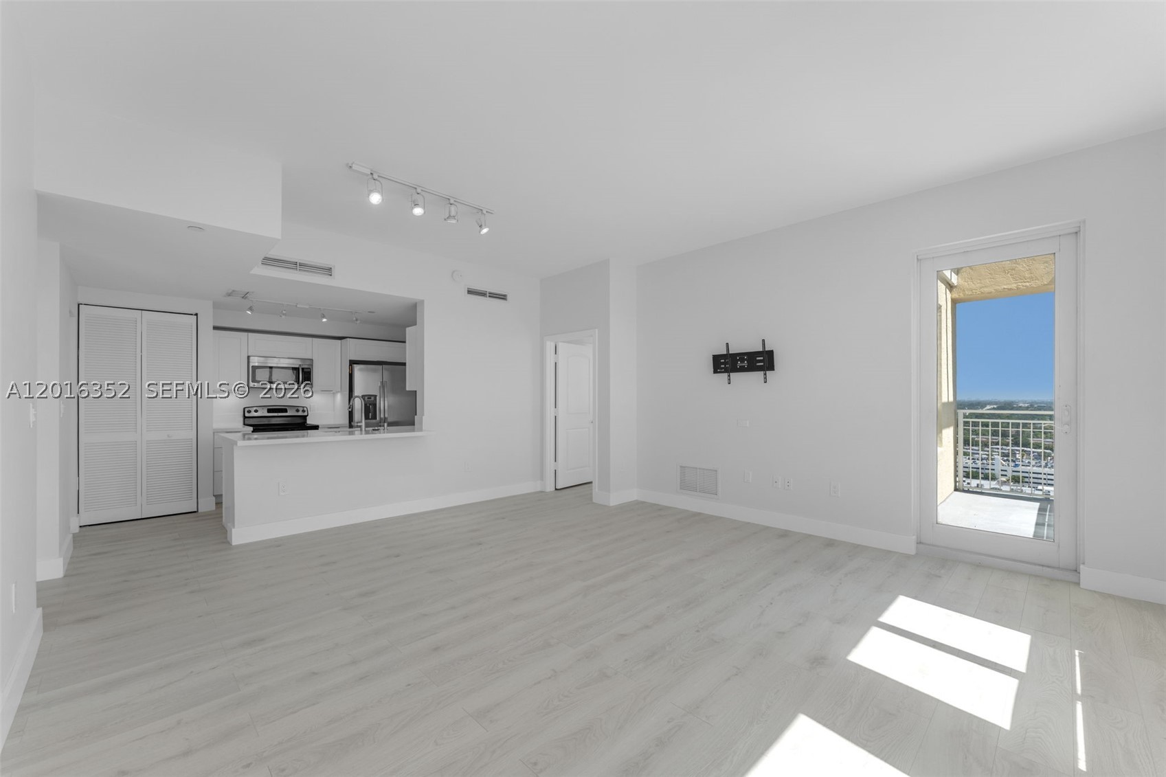 7350 SW 89th St #2202S, Miami FL 33156