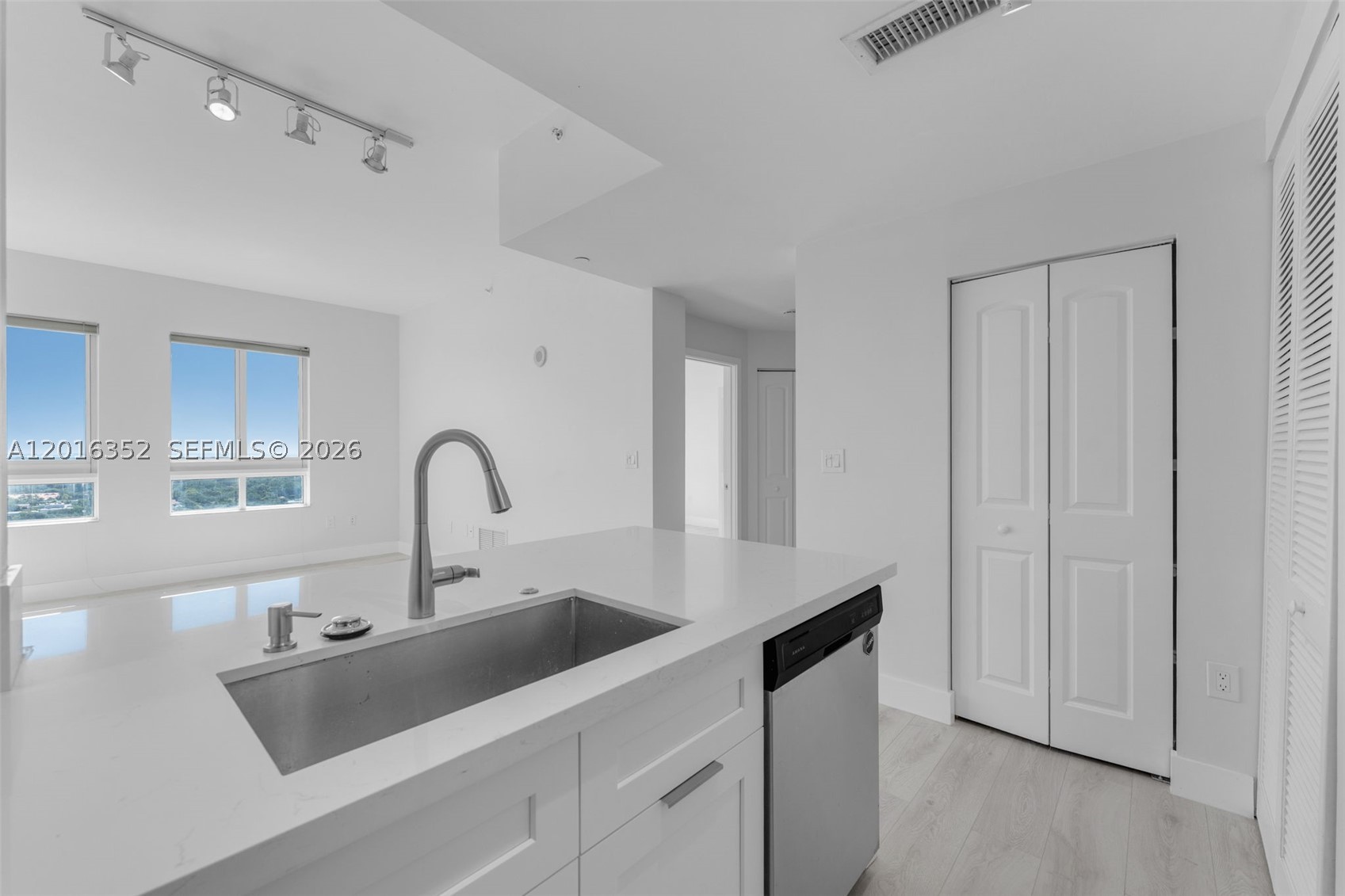 7350 SW 89th St #2202S, Miami FL 33156