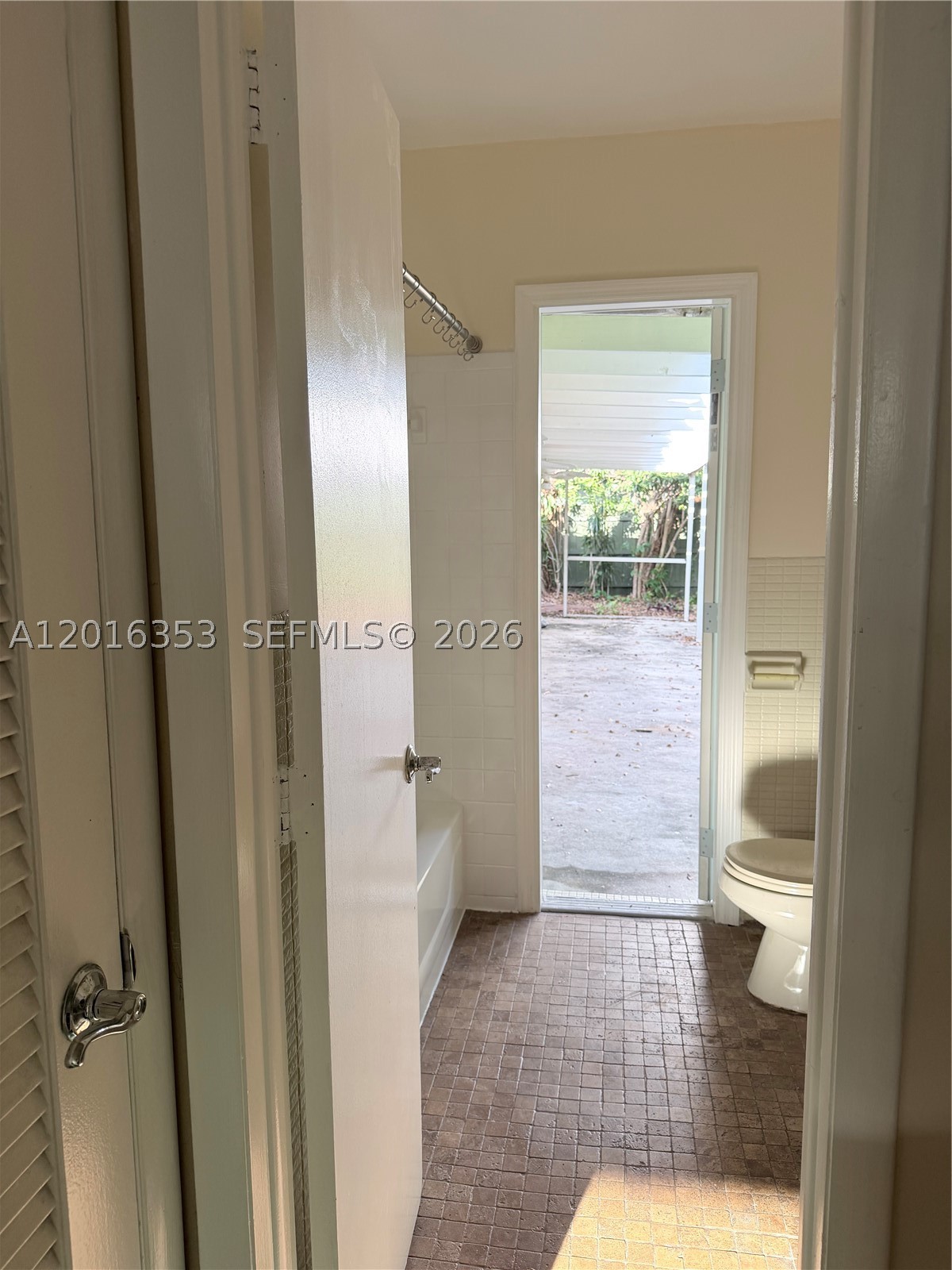 4420 NW 16th St, Lauderhill FL 33313