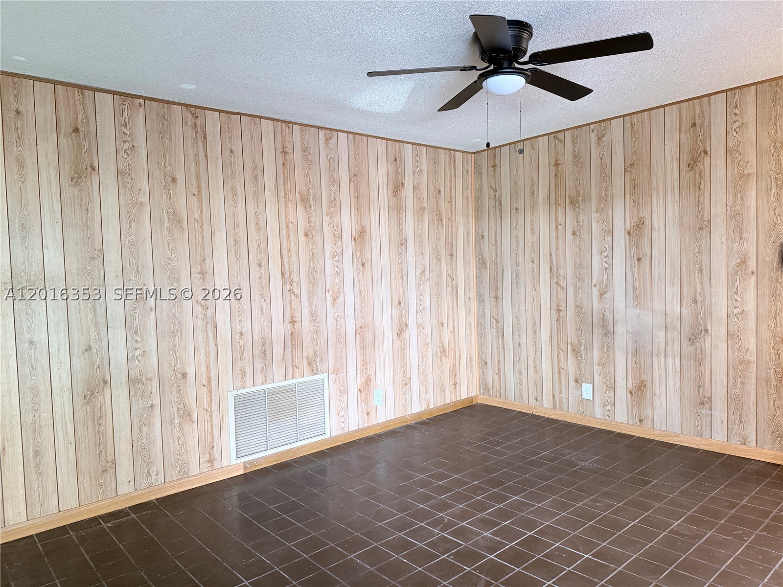 4420 NW 16th St, Lauderhill FL 33313