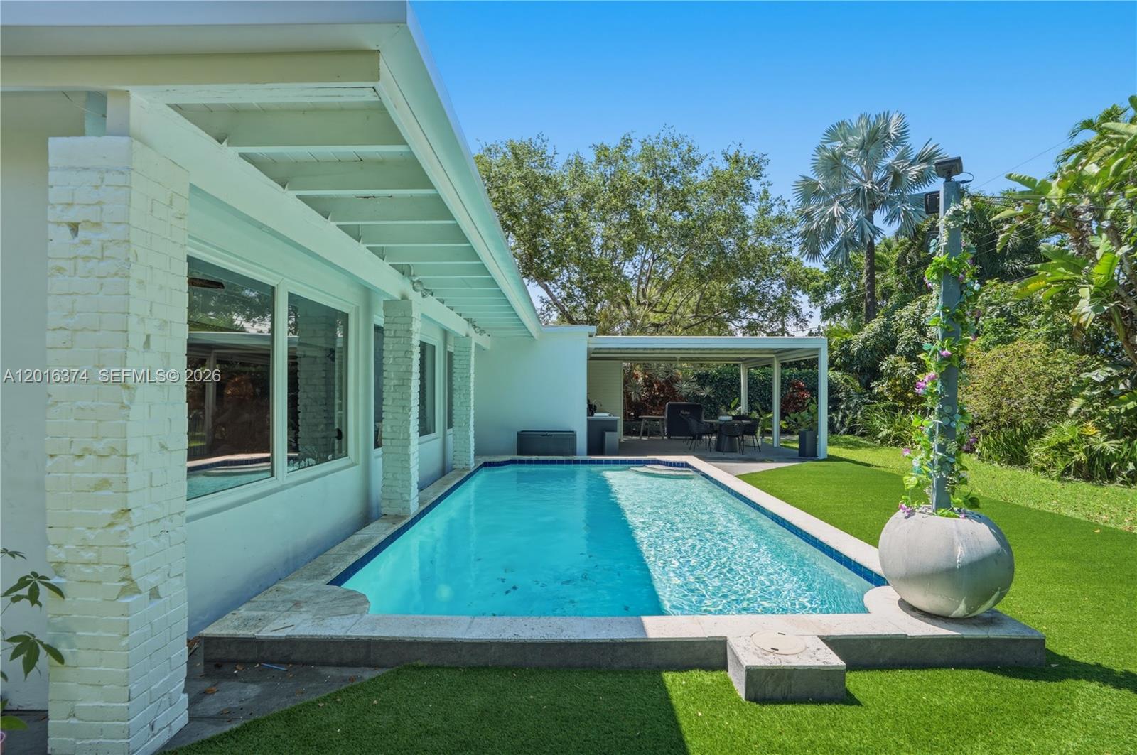 7830 SW 53rd Pl, Miami FL 33143