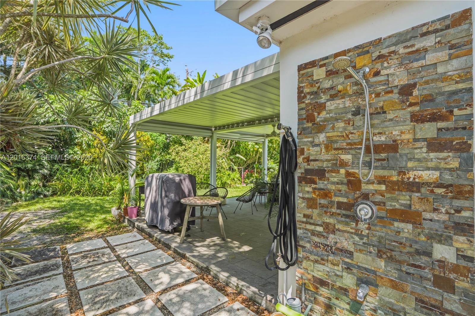 7830 SW 53rd Pl, Miami FL 33143