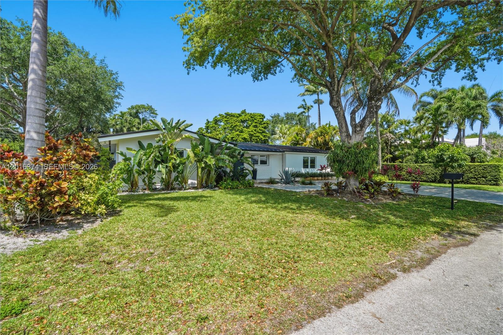 7830 SW 53rd Pl, Miami FL 33143