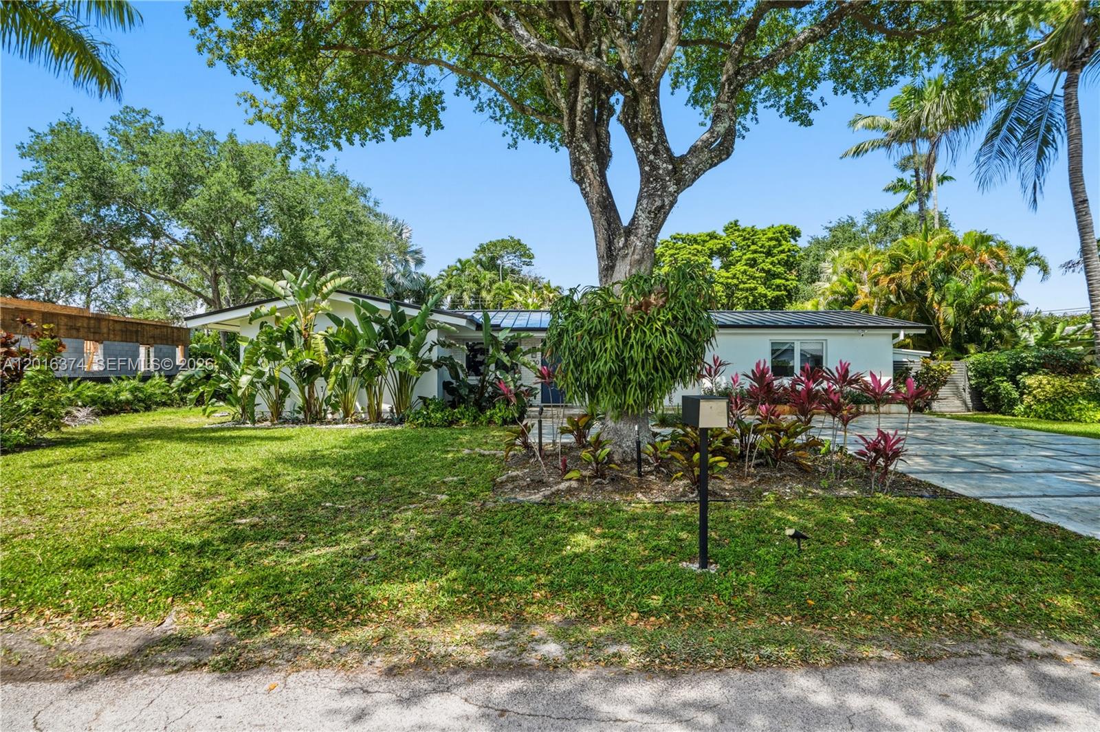 7830 SW 53rd Pl, Miami FL 33143