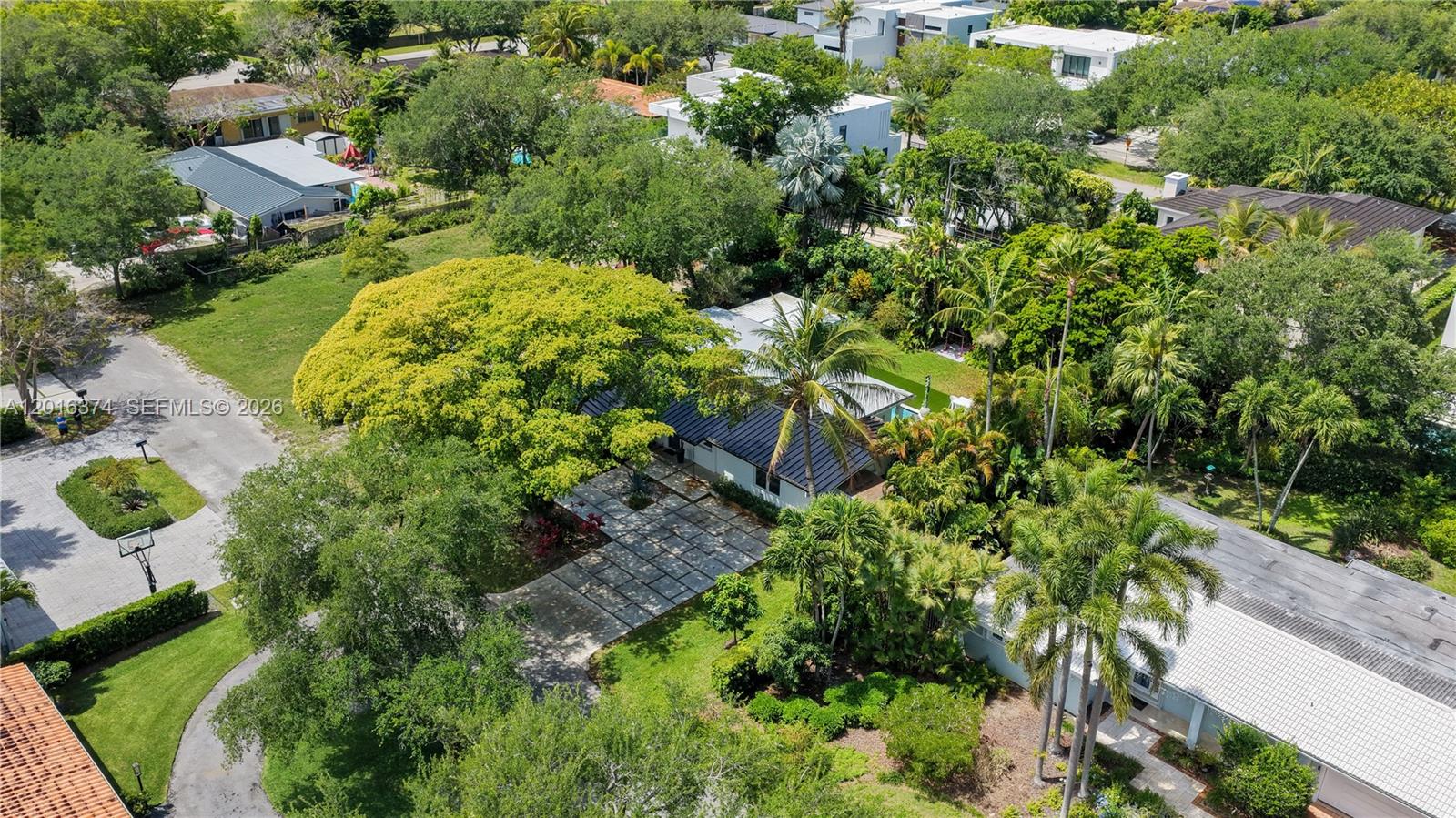 7830 SW 53rd Pl, Miami FL 33143