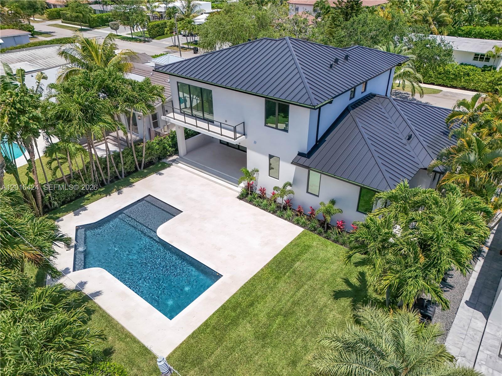 1940 Alamanda Dr, North Miami FL 33181