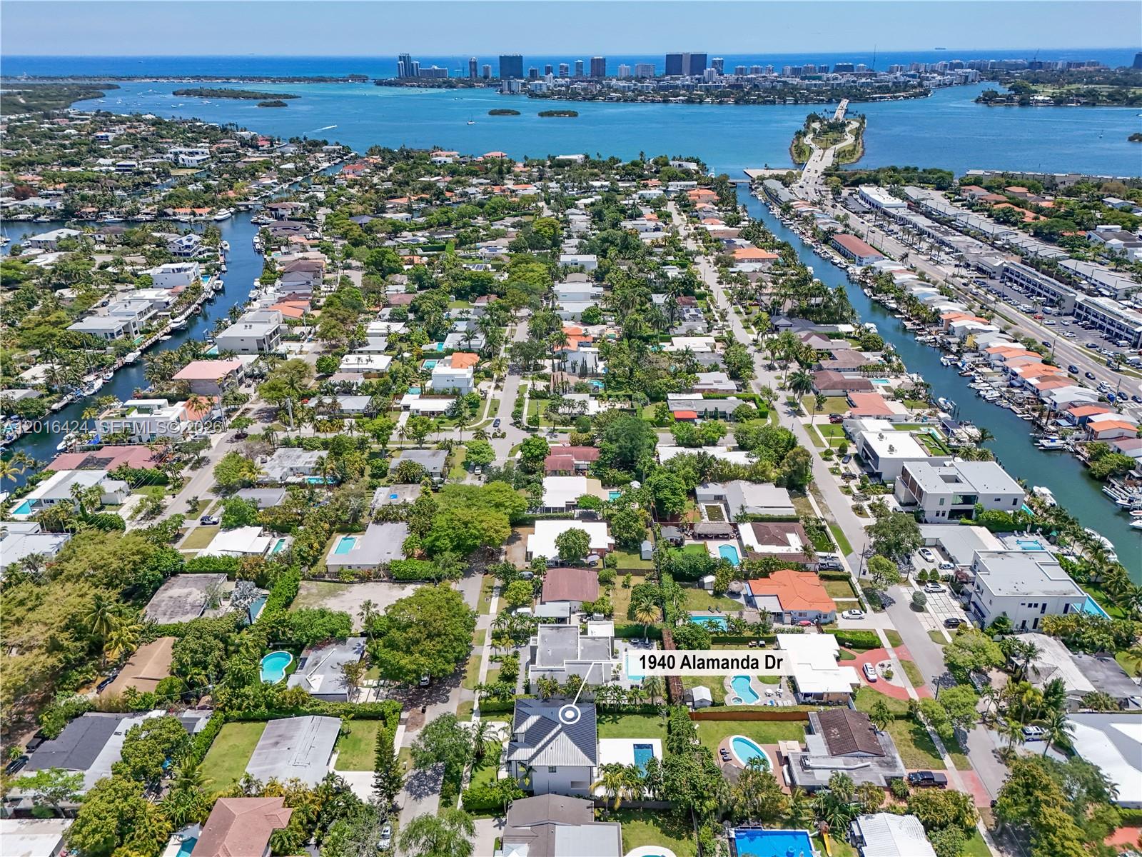 1940 Alamanda Dr, North Miami FL 33181