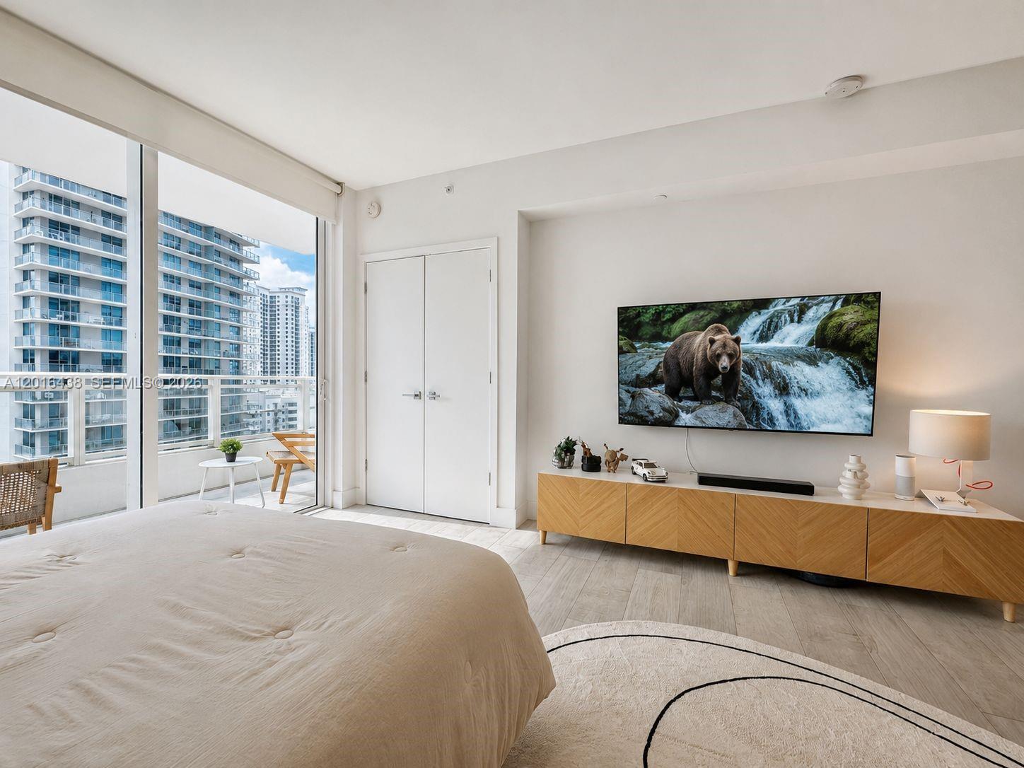1080 Brickell Ave #1705, Miami FL 33131