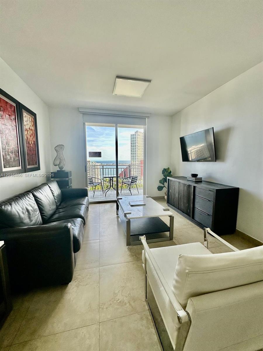 185 SE 14th Ter #1905, Miami FL 33131