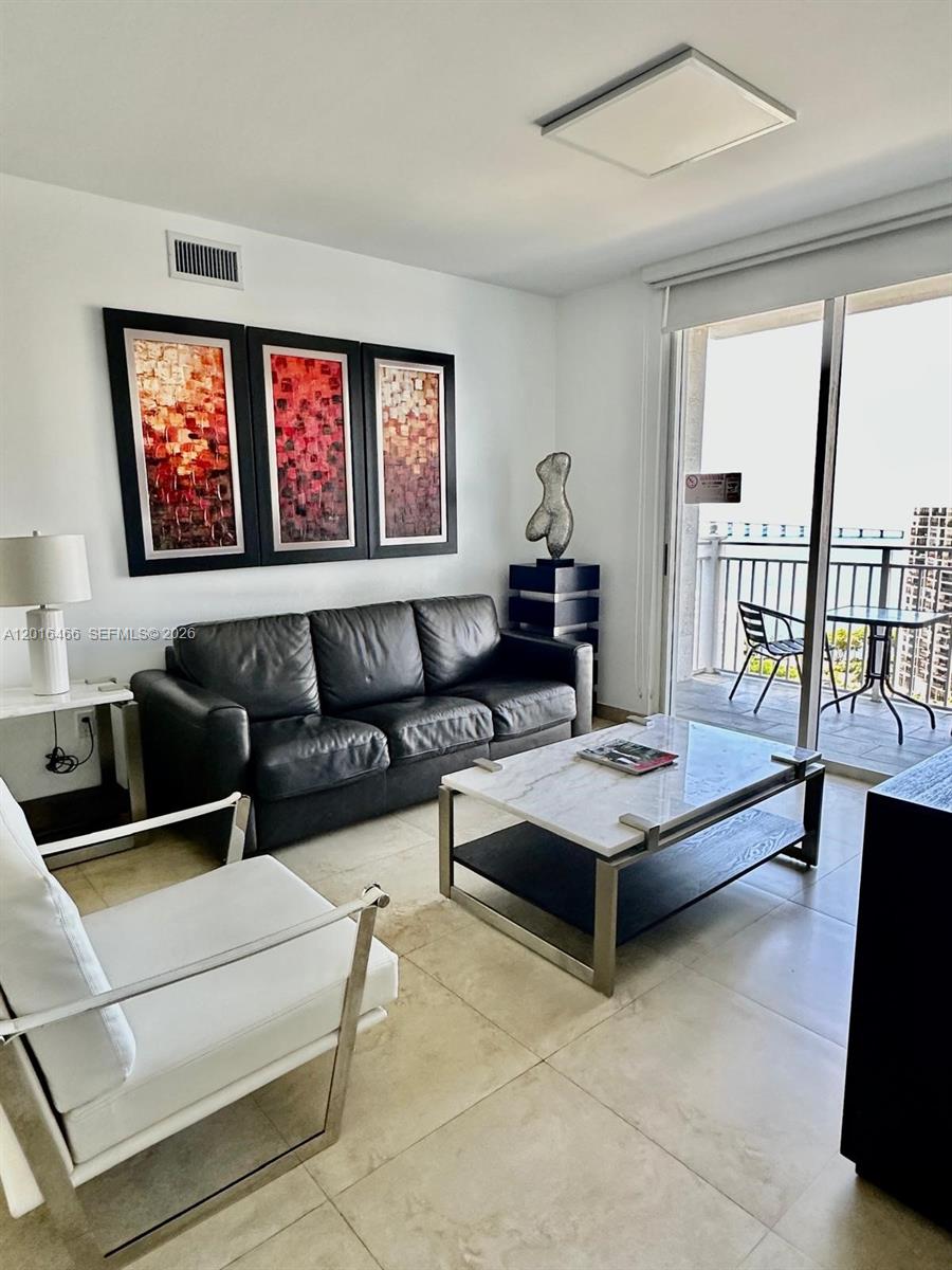 185 SE 14th Ter #1905, Miami FL 33131