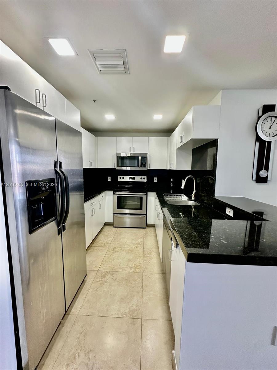 185 SE 14th Ter #1905, Miami FL 33131