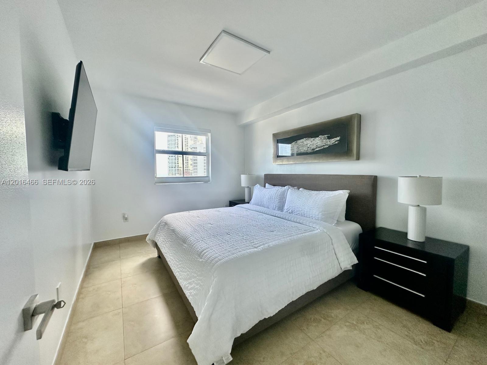 185 SE 14th Ter #1905, Miami FL 33131