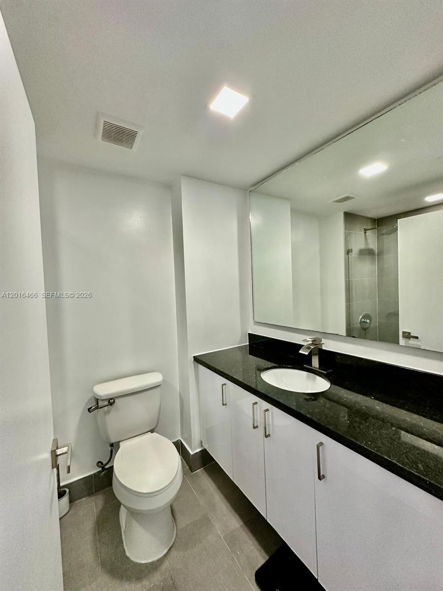 185 SE 14th Ter #1905, Miami FL 33131