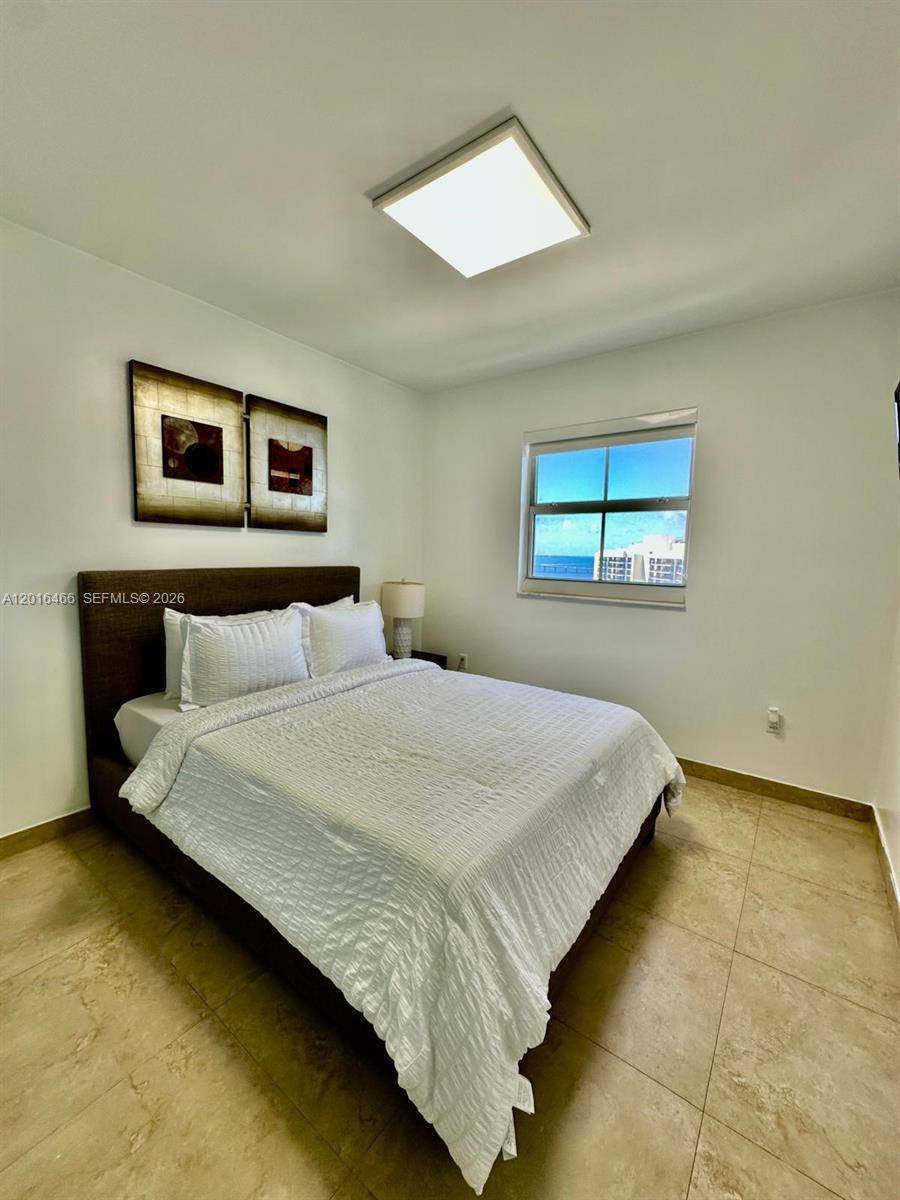 185 SE 14th Ter #1905, Miami FL 33131