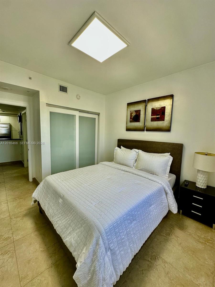 185 SE 14th Ter #1905, Miami FL 33131