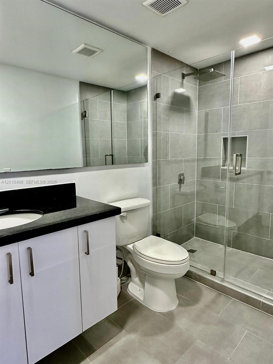 185 SE 14th Ter #1905, Miami FL 33131