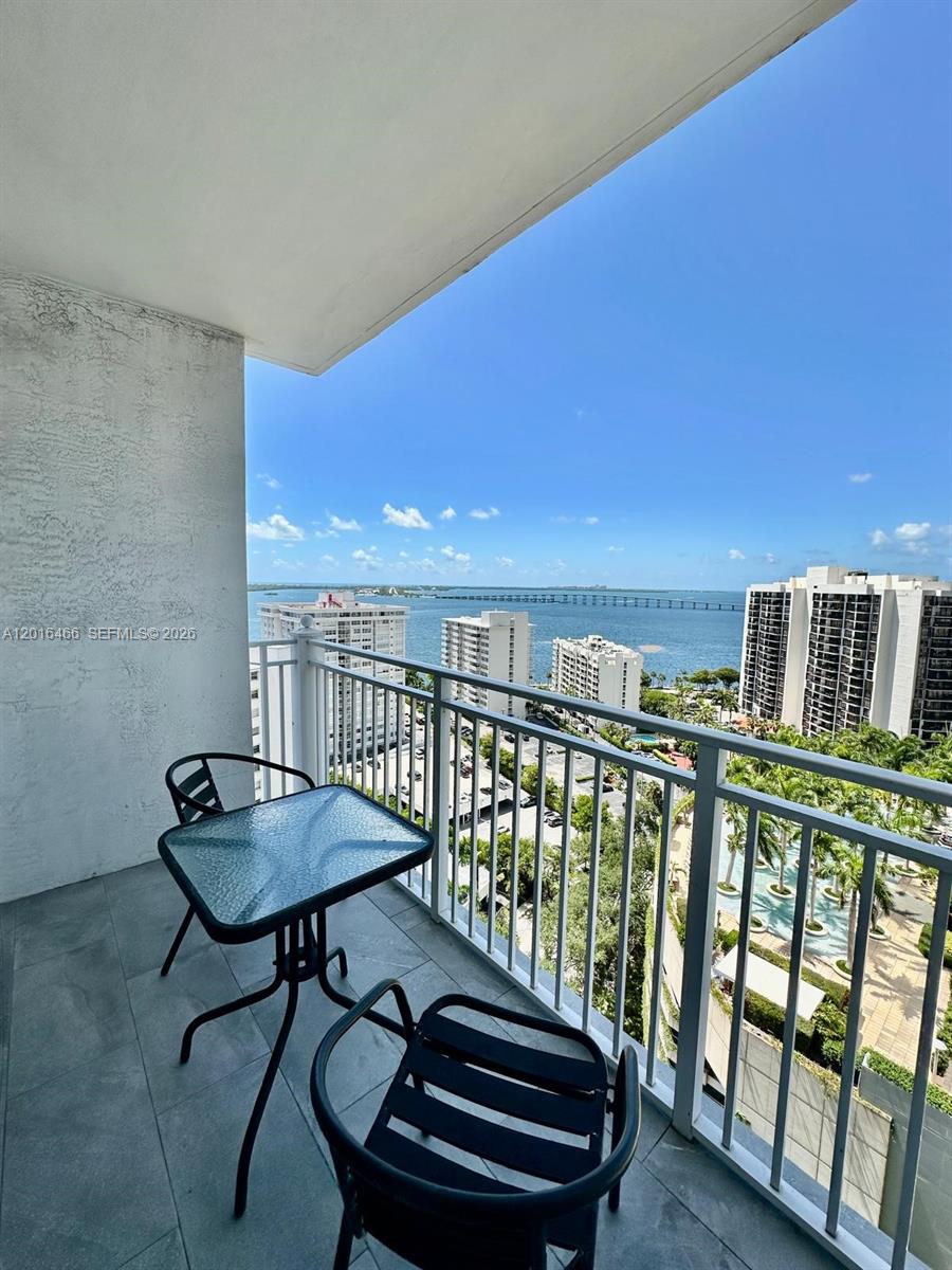 185 SE 14th Ter #1905, Miami FL 33131