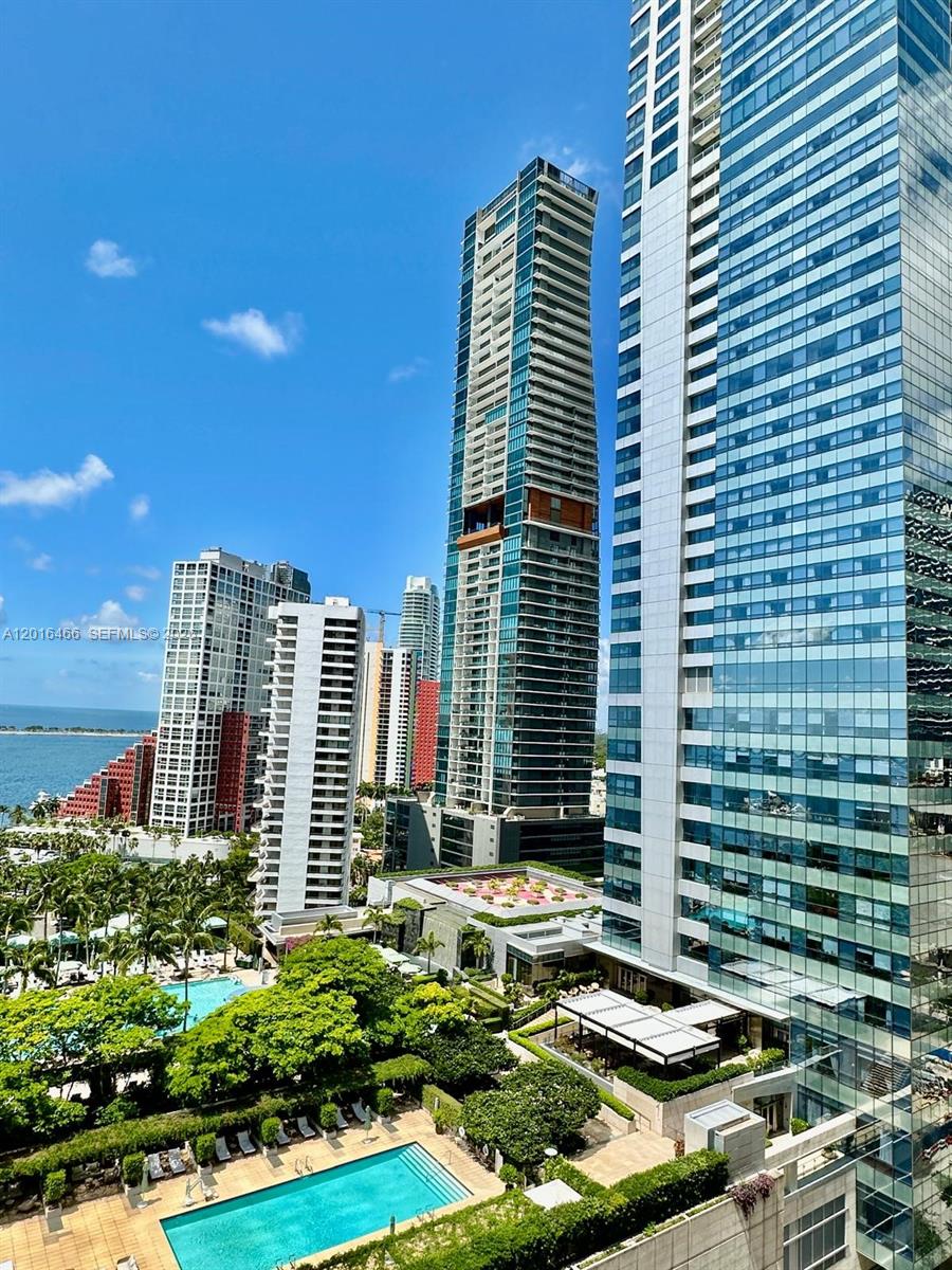 185 SE 14th Ter #1905, Miami FL 33131