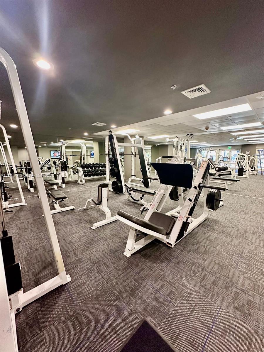 185 SE 14th Ter #1905, Miami FL 33131