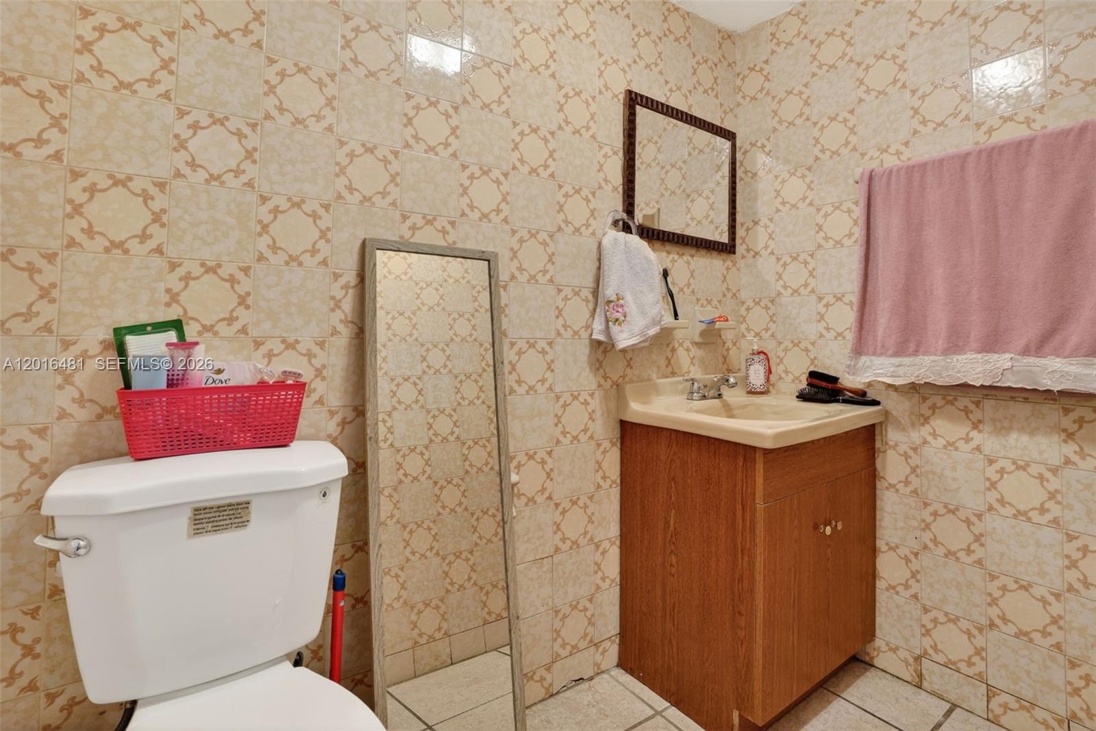 2451 NW 11th St, Miami FL 33125