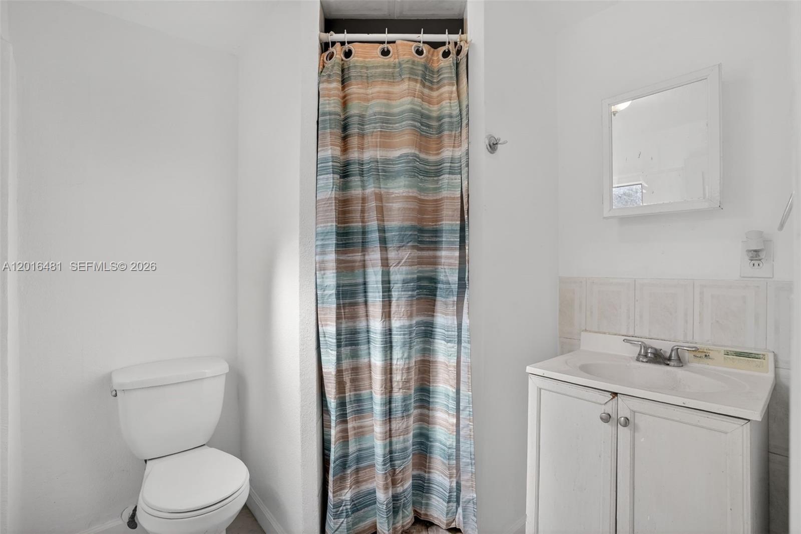 2451 NW 11th St, Miami FL 33125