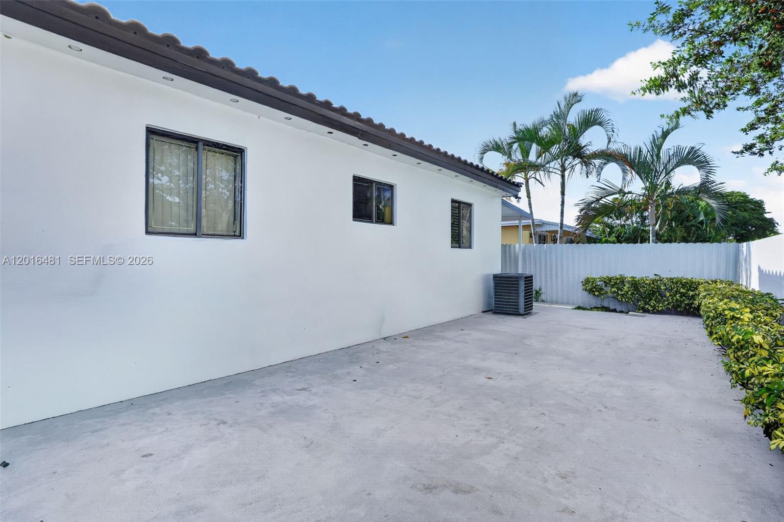 2451 NW 11th St, Miami FL 33125