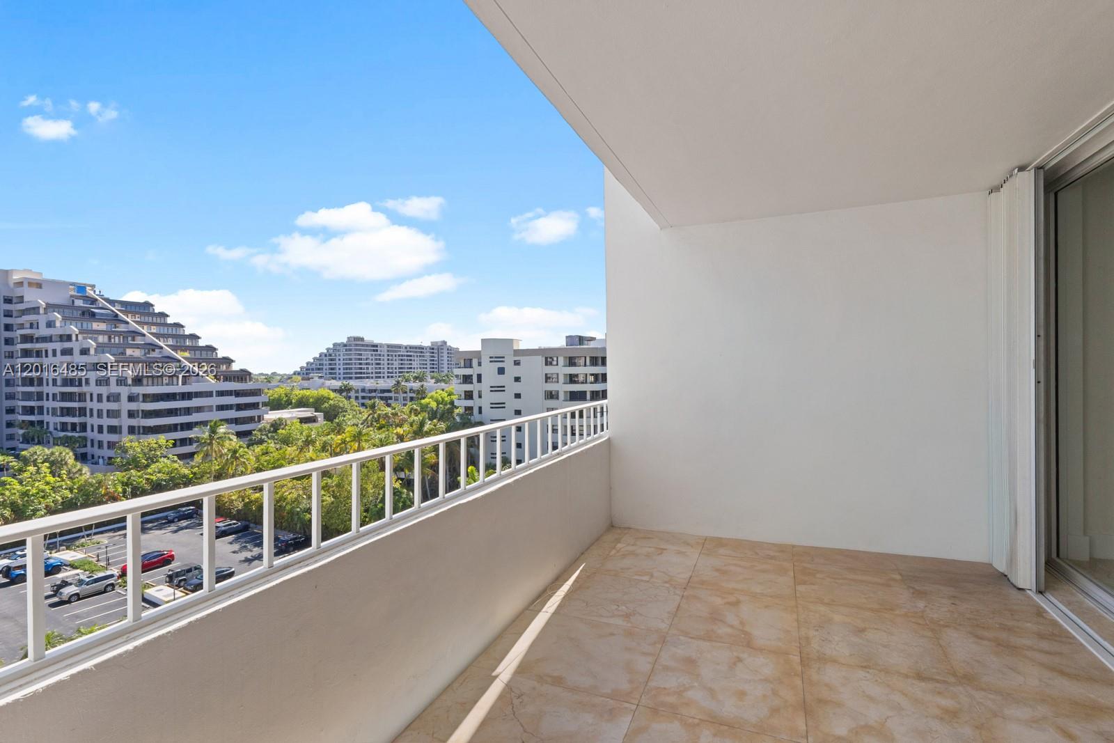 199 Ocean Lane Dr #811, Key Biscayne FL 33149