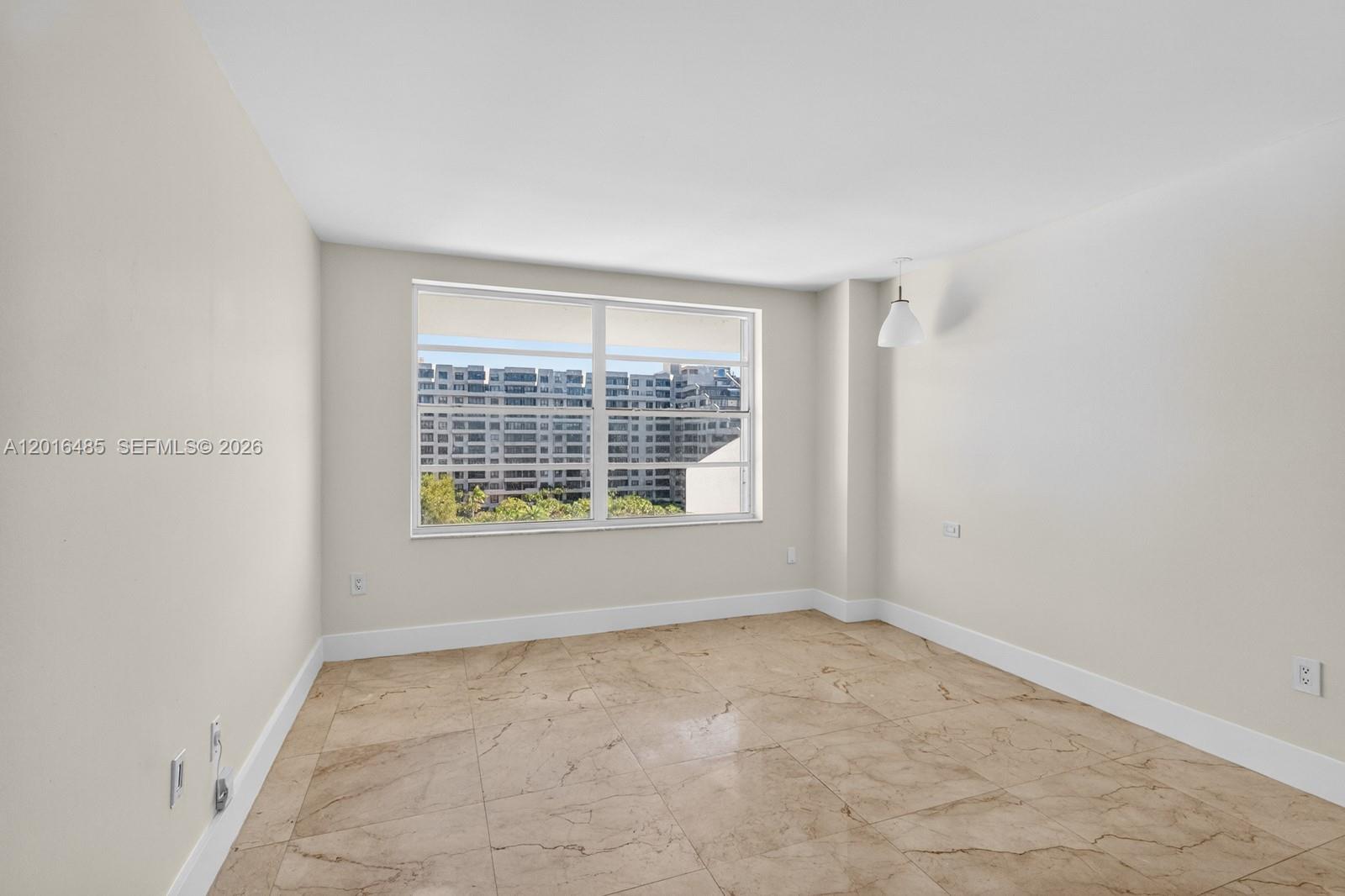199 Ocean Lane Dr #811, Key Biscayne FL 33149