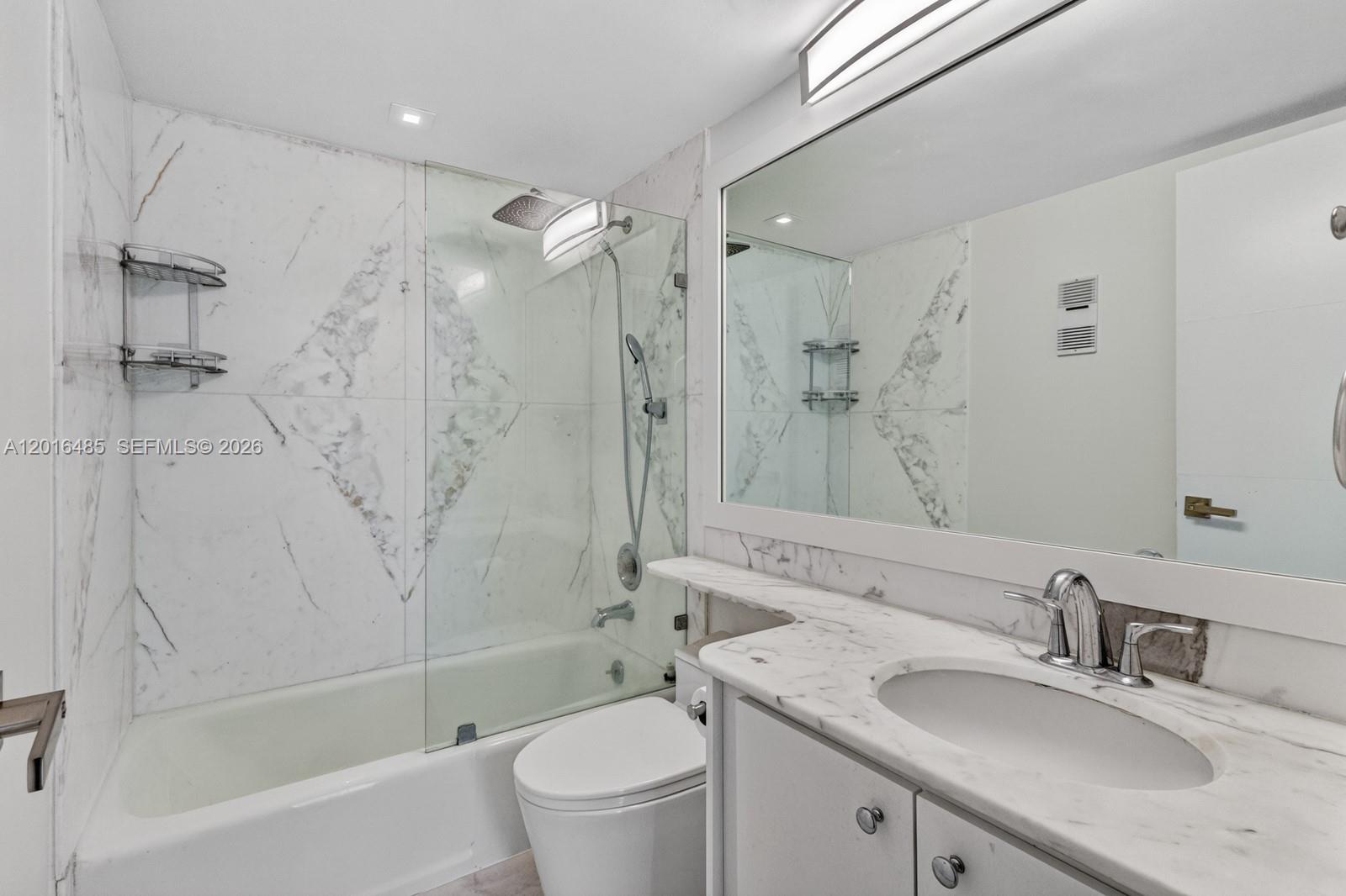 199 Ocean Lane Dr #811, Key Biscayne FL 33149