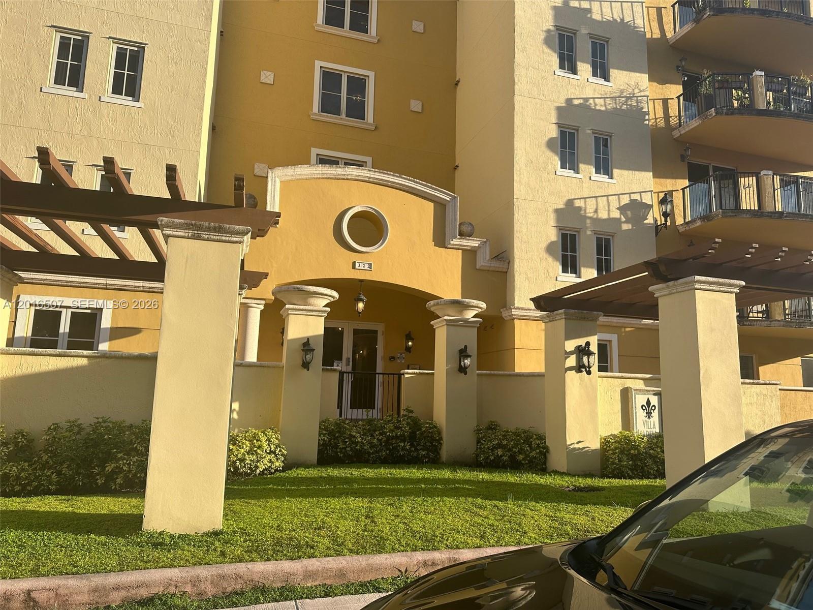 322 Madeira Ave #302, Coral Gables FL 33134