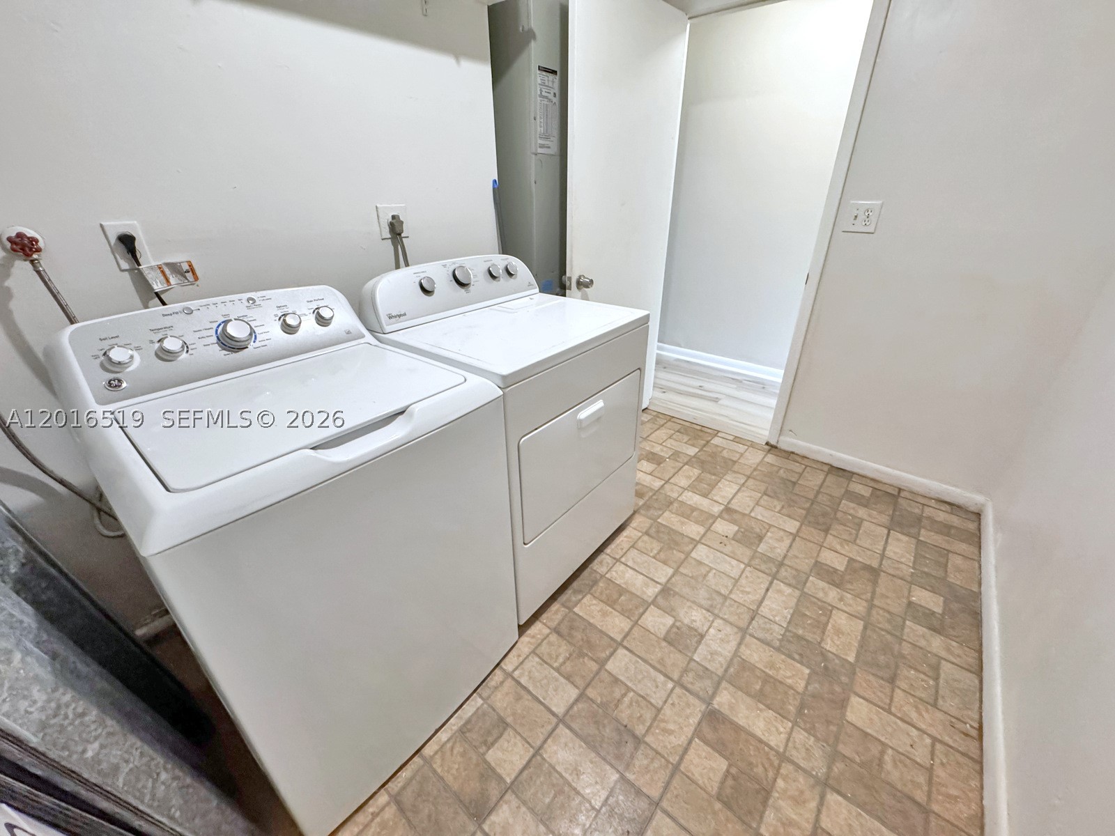 8670 Bridle Path Ct #111A, Davie FL 33328