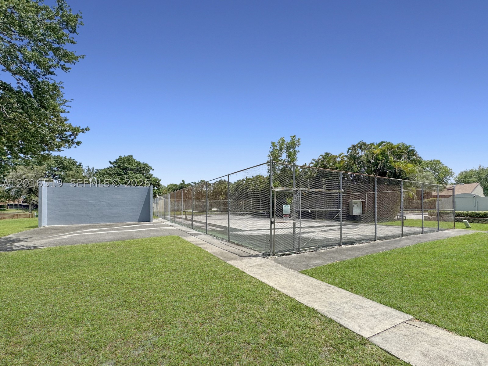 8670 Bridle Path Ct #111A, Davie FL 33328