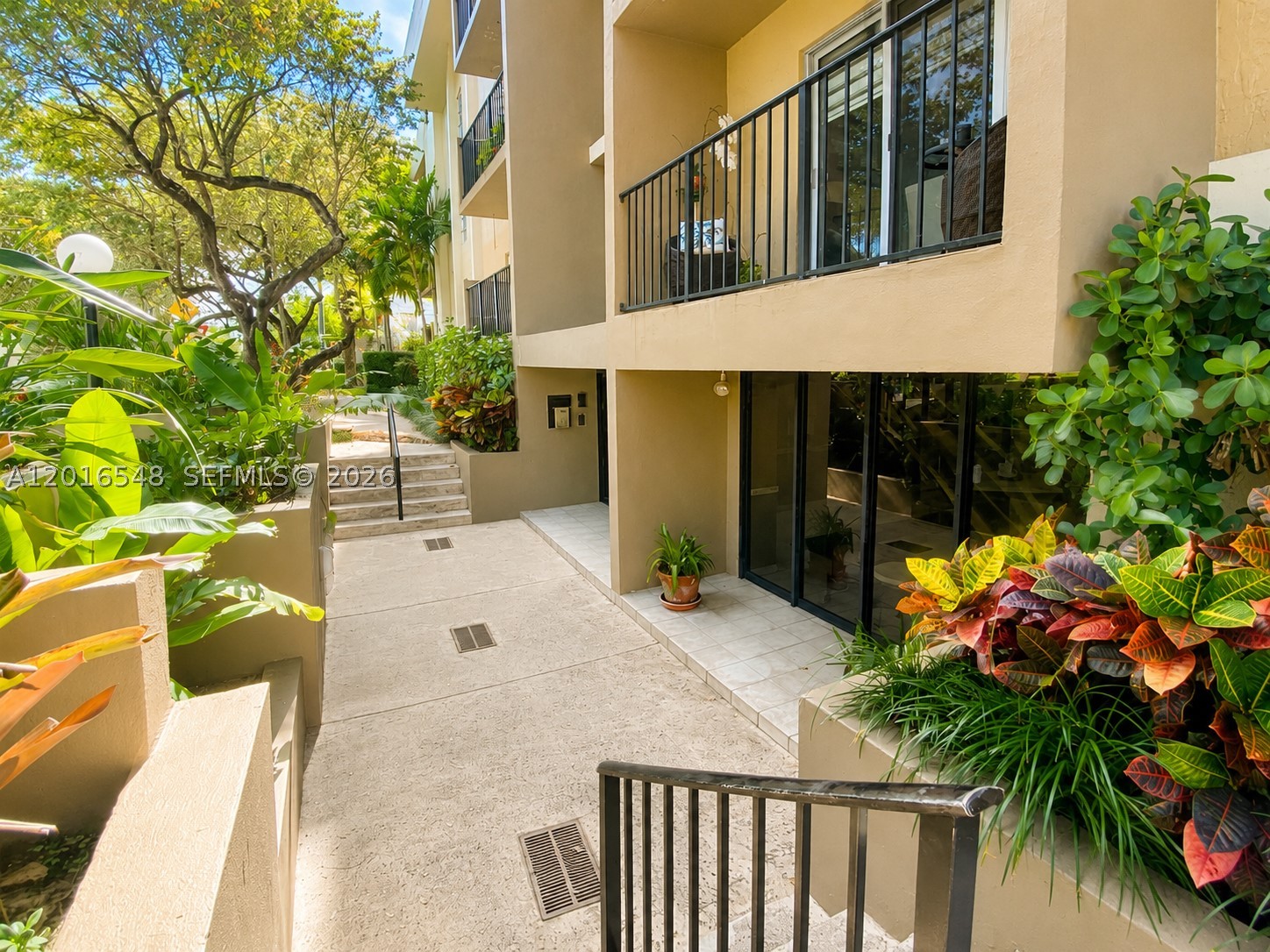 110 Salamanca Ave #PH, Coral Gables FL 33134