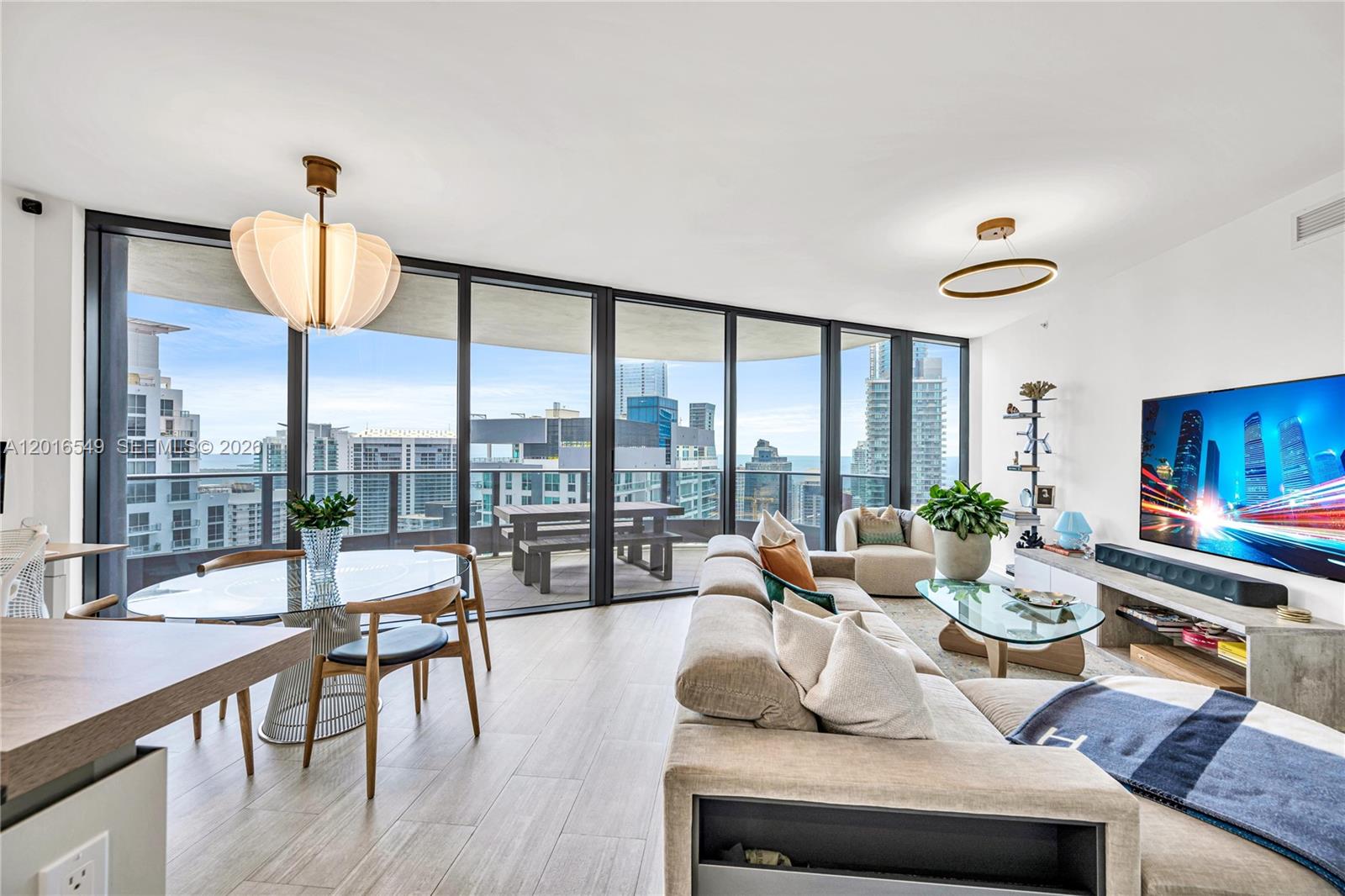 1000 Brickell Plz #4601, Miami FL 33131