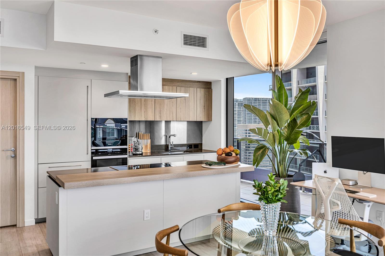 1000 Brickell Plz #4601, Miami FL 33131